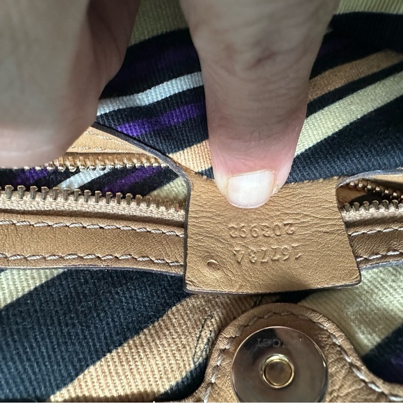 Gucci Tan Leather Hobo - Picture 9 of 12